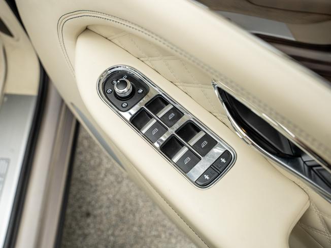 BENTLEY Bentayga Photo 30