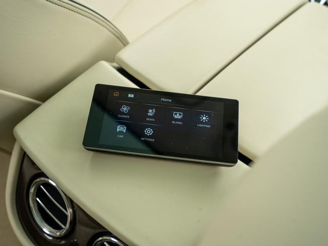 BENTLEY Bentayga Photo 31