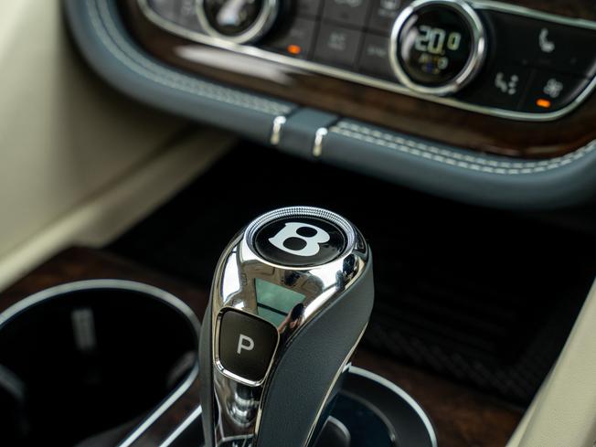 BENTLEY Bentayga Photo 33