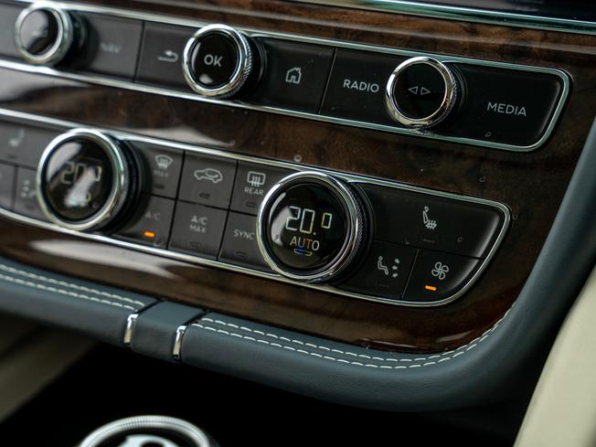 BENTLEY Bentayga Photo 34