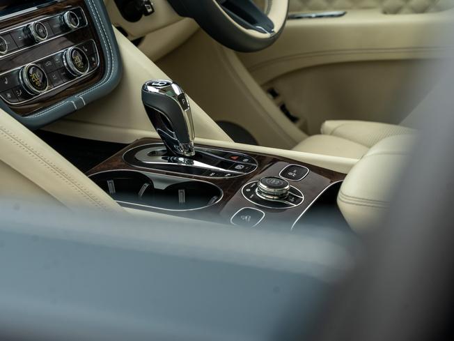 BENTLEY Bentayga Photo 35