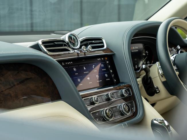 BENTLEY Bentayga Photo 36