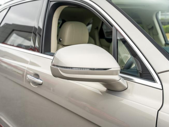 BENTLEY Bentayga Photo 39