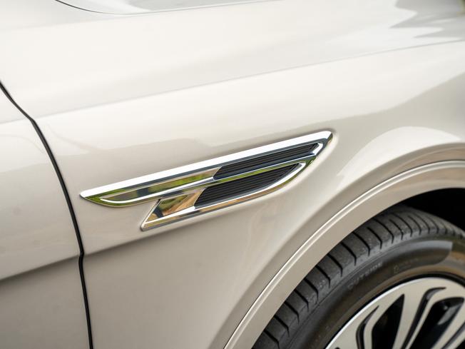 BENTLEY Bentayga Photo 9