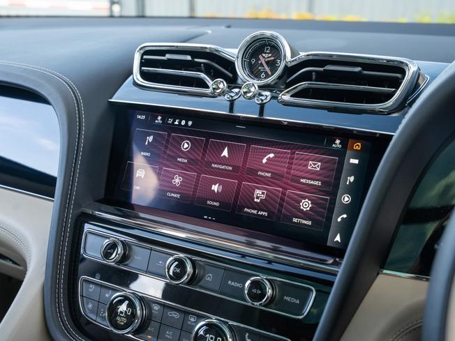 BENTLEY Bentayga Photo 10