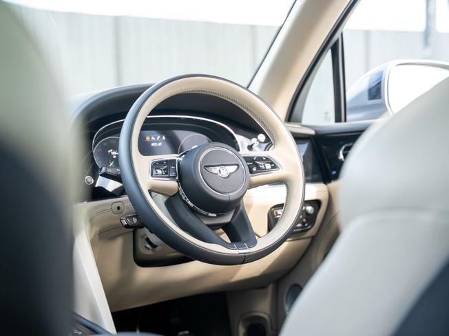 BENTLEY Bentayga Photo 17