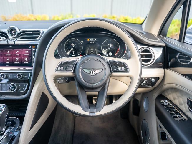 BENTLEY Bentayga Photo 19