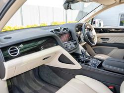 BENTLEY Bentayga Photo 2