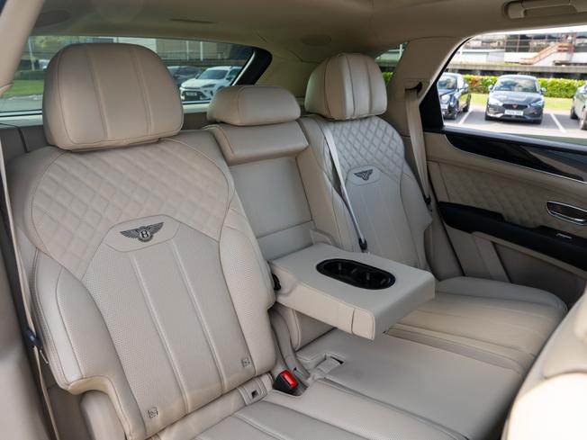 BENTLEY Bentayga Photo 21
