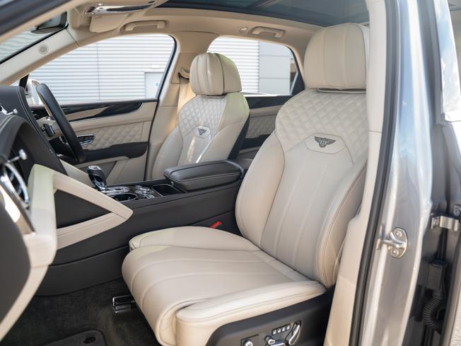 BENTLEY Bentayga Photo 23