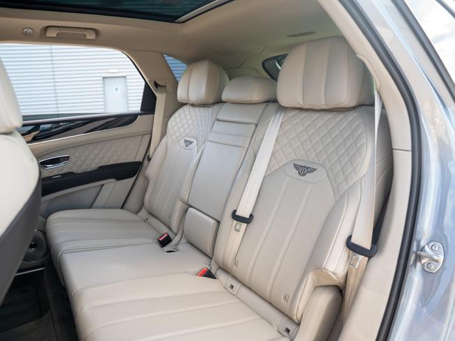 BENTLEY Bentayga Photo 24