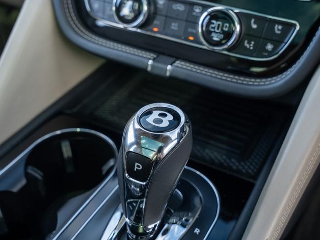 BENTLEY Bentayga Photo 25
