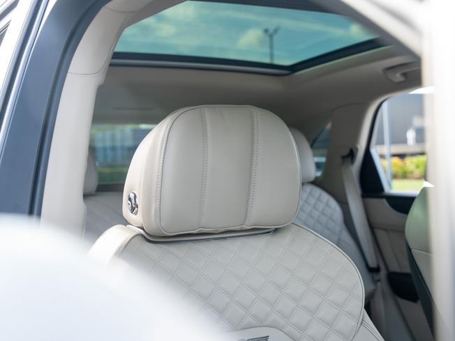 BENTLEY Bentayga Photo 27