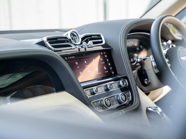BENTLEY Bentayga Photo 31