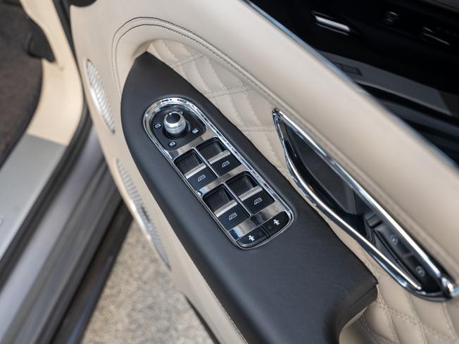 BENTLEY Bentayga Photo 33