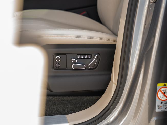 BENTLEY Bentayga Photo 34