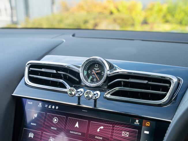 BENTLEY Bentayga Photo 37