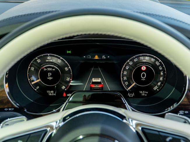 BENTLEY Bentayga Photo 18