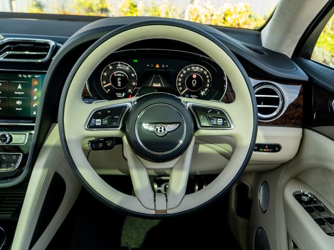 BENTLEY Bentayga Photo 19