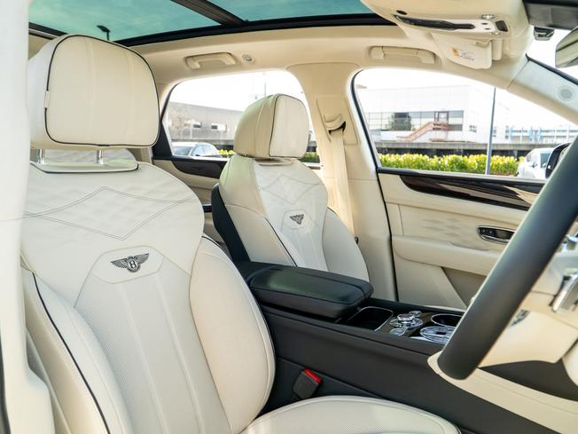 BENTLEY Bentayga Photo 20