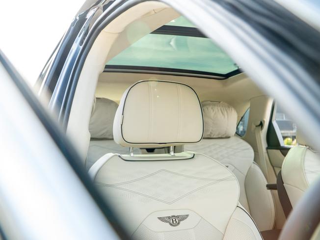 BENTLEY Bentayga Photo 21