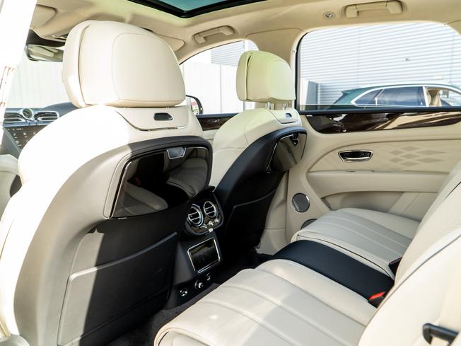 BENTLEY Bentayga Photo 24