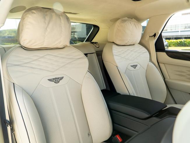 BENTLEY Bentayga Photo 25