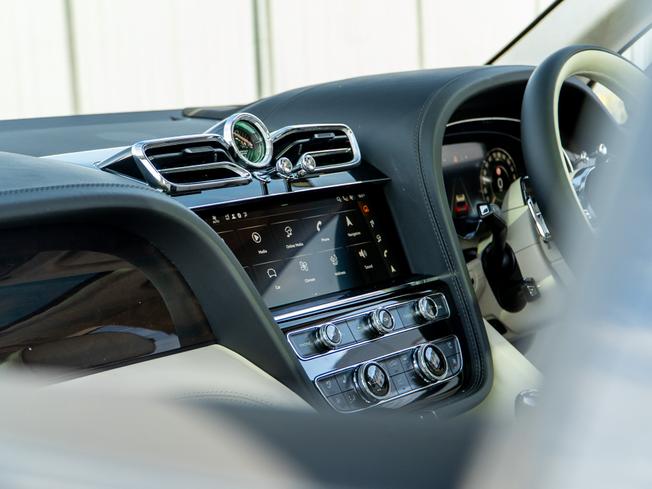 BENTLEY Bentayga Photo 29
