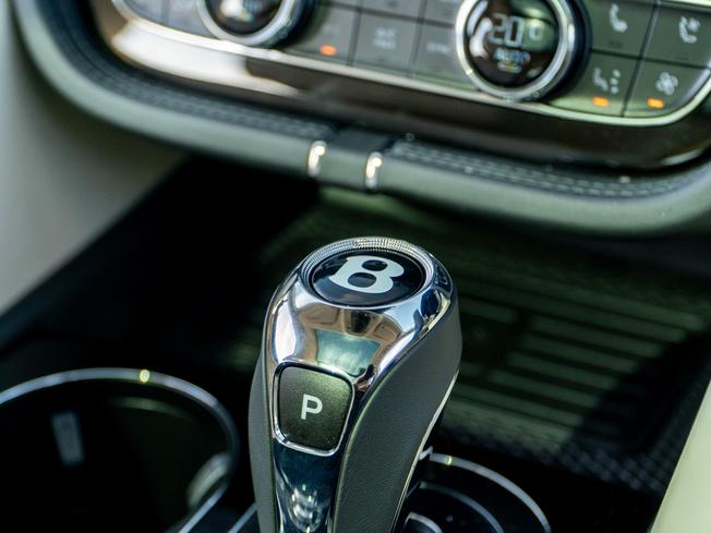 BENTLEY Bentayga Photo 32