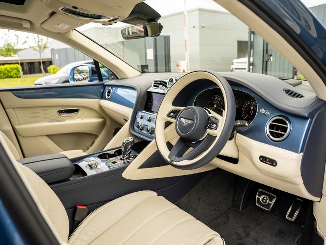 BENTLEY Bentayga Photo 17