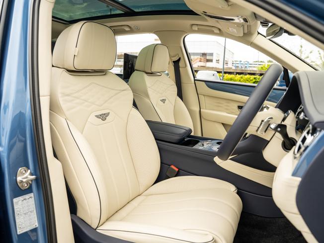 BENTLEY Bentayga Photo 20