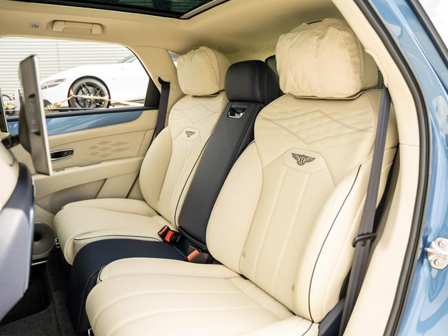BENTLEY Bentayga Photo 23