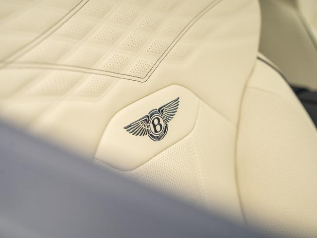 BENTLEY Bentayga Photo 26