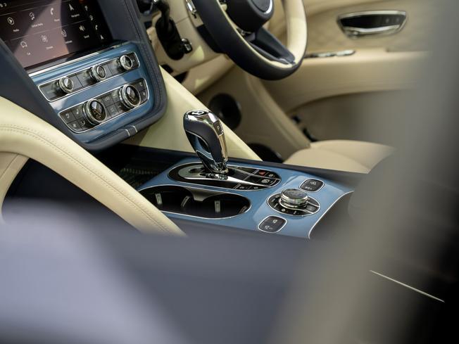 BENTLEY Bentayga Photo 34