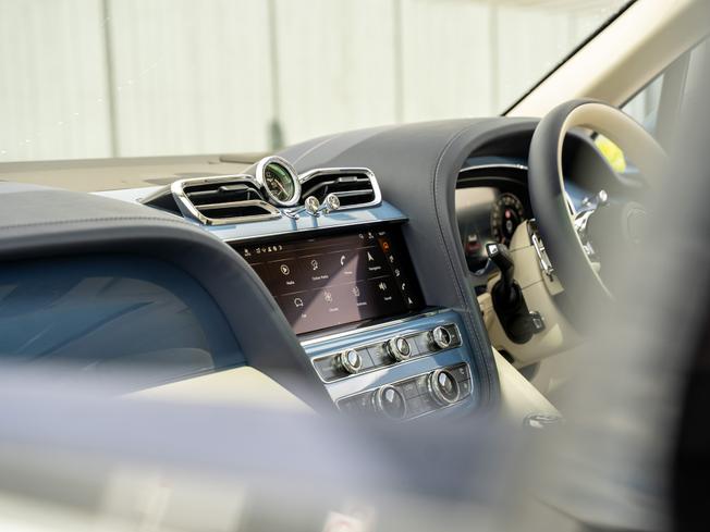 BENTLEY Bentayga Photo 35