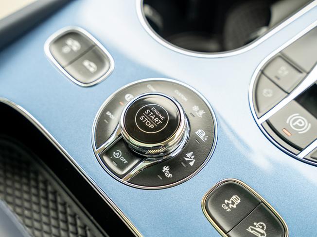 BENTLEY Bentayga Photo 39
