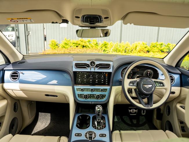 BENTLEY Bentayga Photo 4