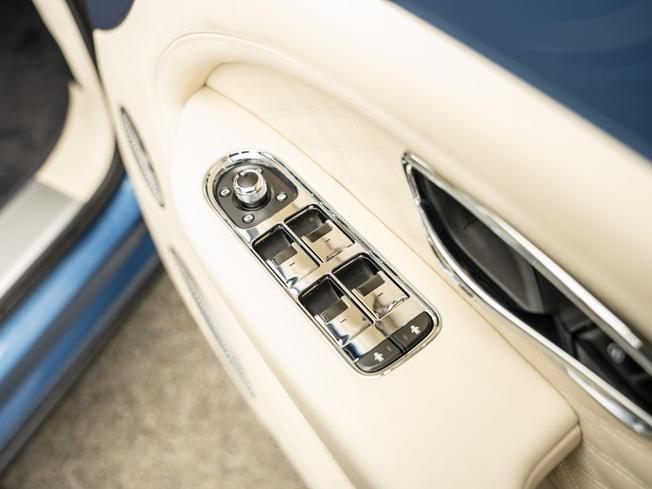 BENTLEY Bentayga Photo 40