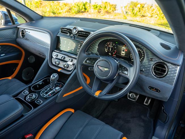 BENTLEY BENTAYGA Photo 11