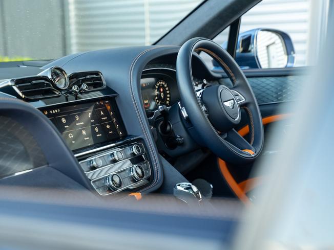 BENTLEY BENTAYGA Photo 12