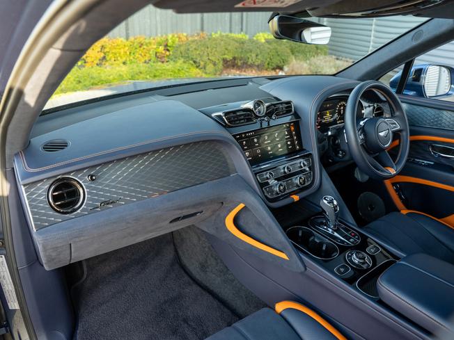 BENTLEY BENTAYGA Photo 2