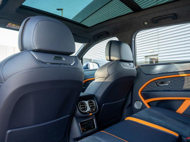 BENTLEY BENTAYGA Photo 22