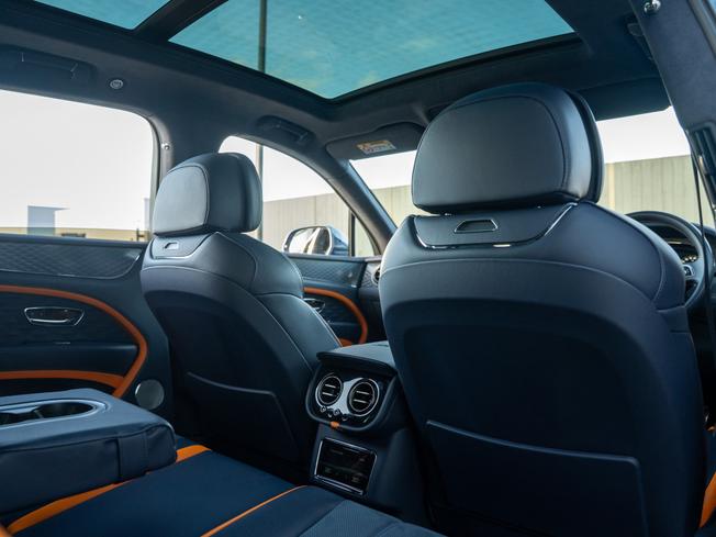 BENTLEY BENTAYGA Photo 23