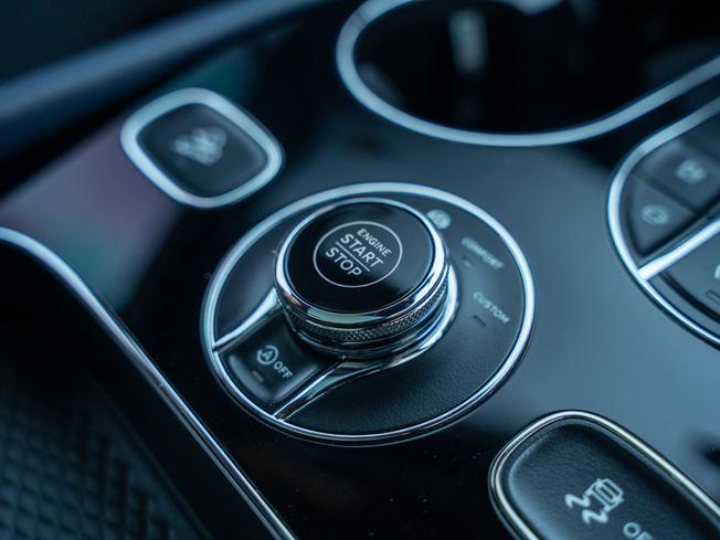 BENTLEY BENTAYGA Photo 28