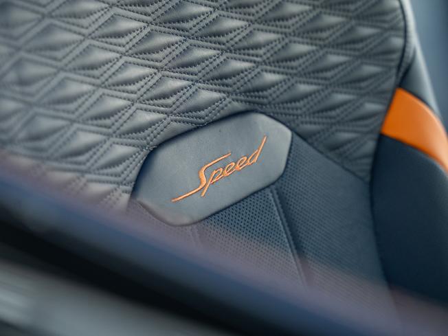 BENTLEY BENTAYGA Photo 33