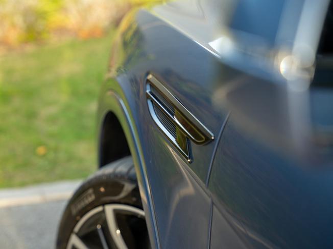 BENTLEY BENTAYGA Photo 49