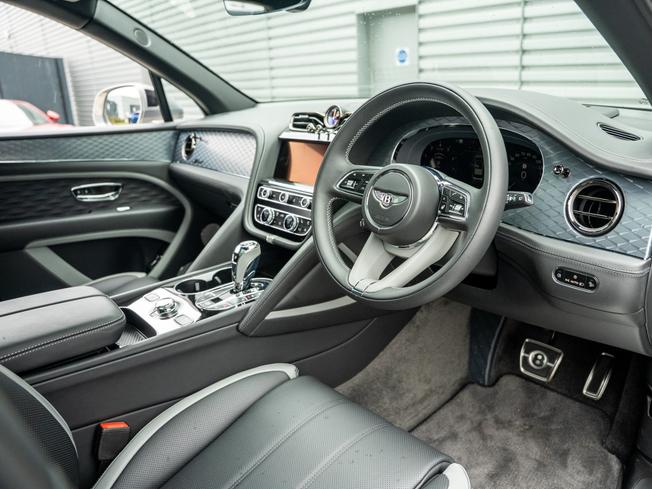 BENTLEY Bentayga Photo 11