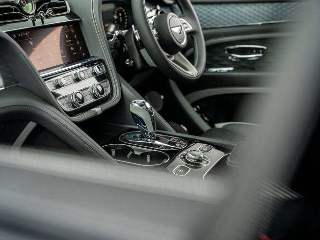 BENTLEY Bentayga Photo 12