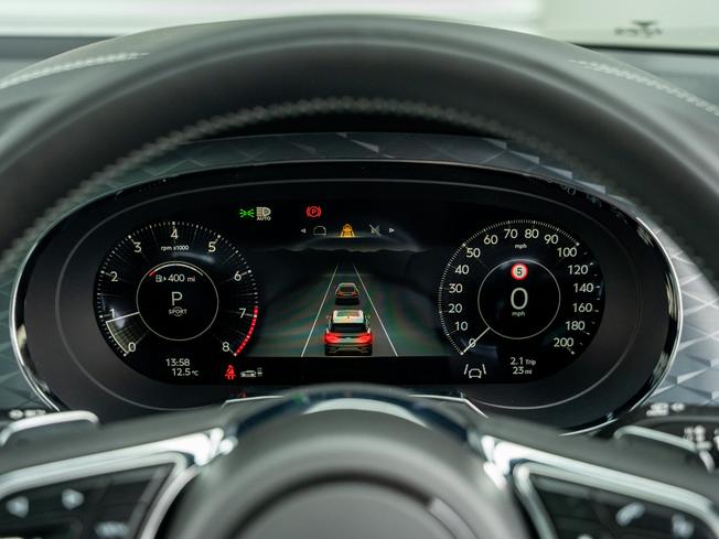 BENTLEY Bentayga Photo 18