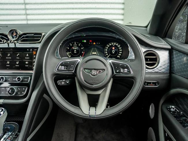 BENTLEY Bentayga Photo 19